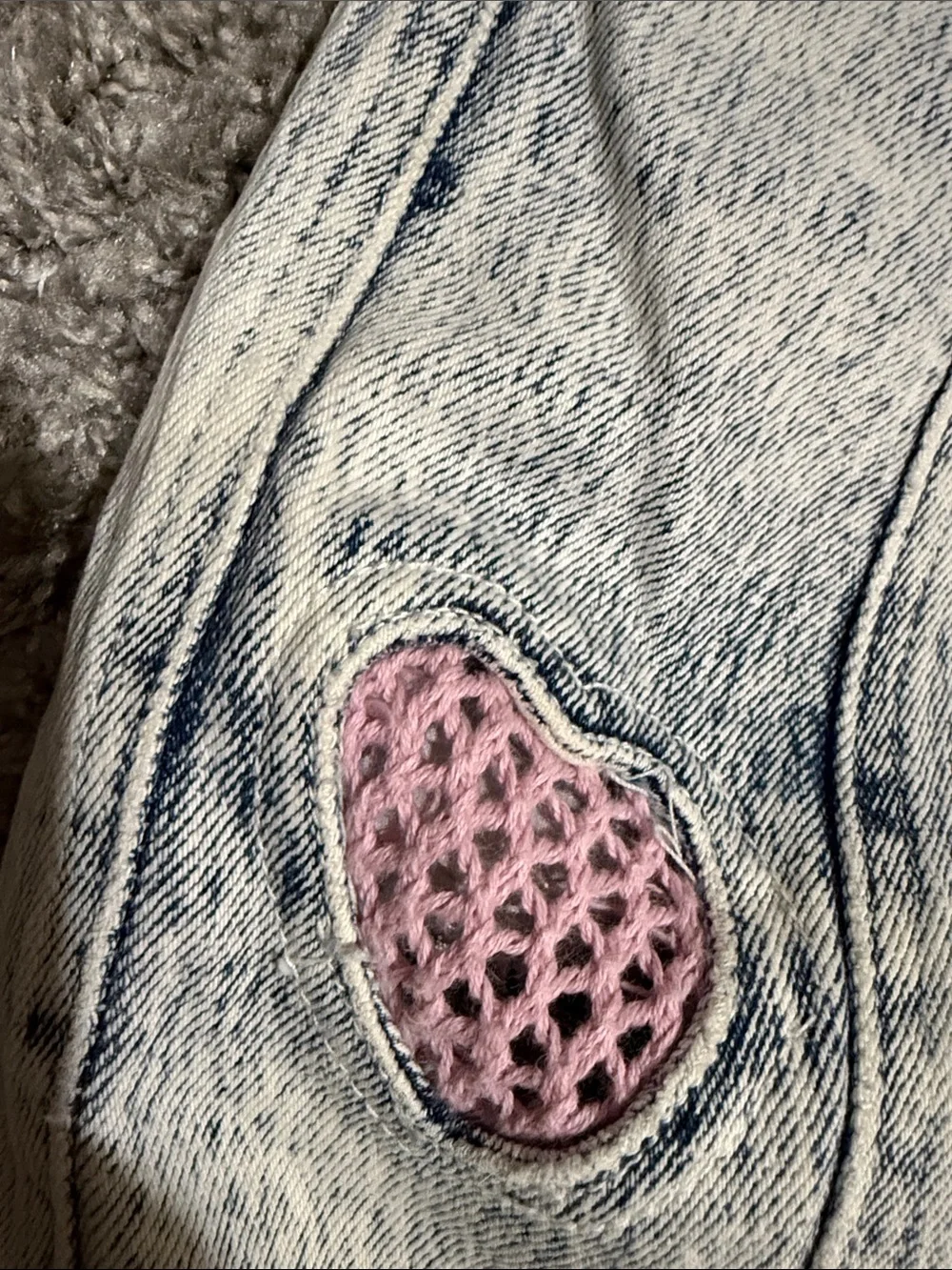 Vintage Zanadi Light Wash Women’s Jeans with Pink Heart crochet 13/14 denim
